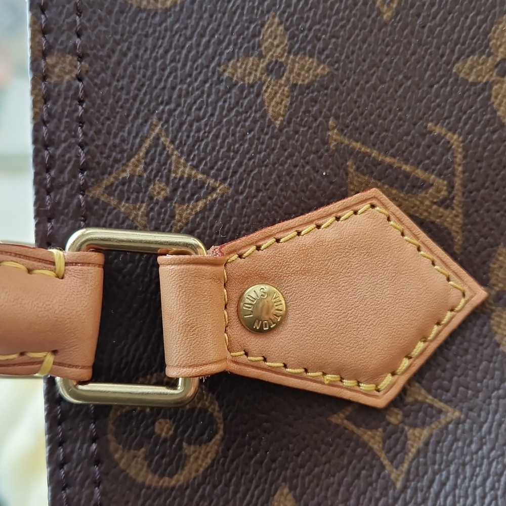 Louis Vuitton Brown Monogram Round Bag  Bandouliere 30. WITHOUT A STRAP. - Picture 5 of 16